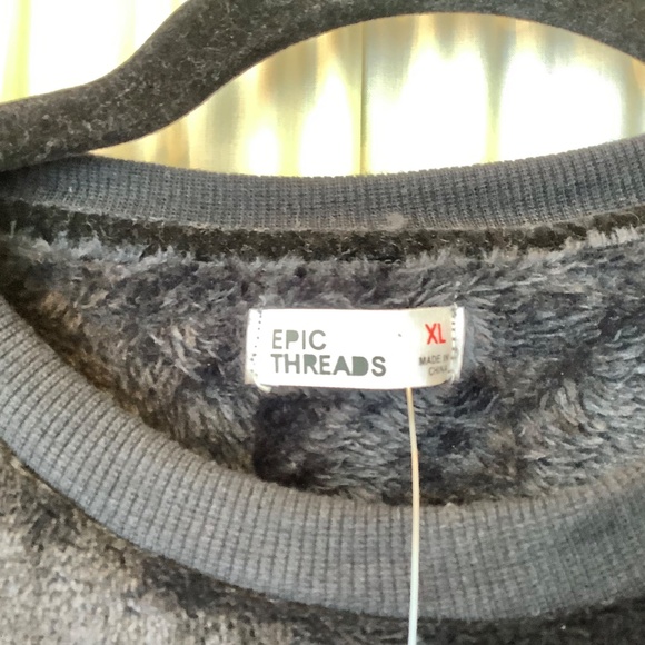 Epic Threads NWT Girls Black Fleece Sweatshirt With Sequin Stars Size XL - Picture 5 of 8